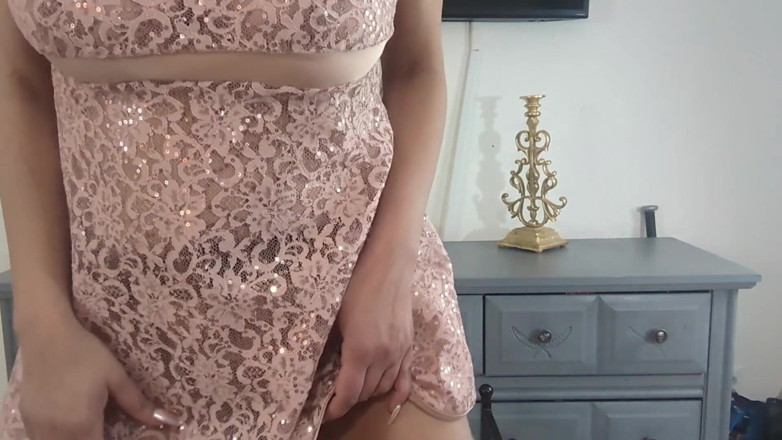 Leather and latex: Padrastro me hace usar un consolador en cinturón de castidad