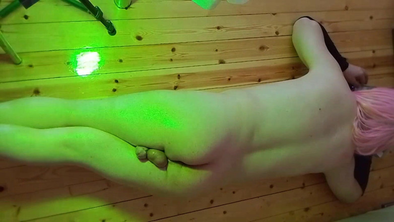 Kitty_Cross: 光滑的大腿一起摩擦