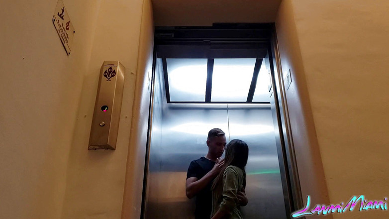 Lanmi Miami: Sexo en el ascensor