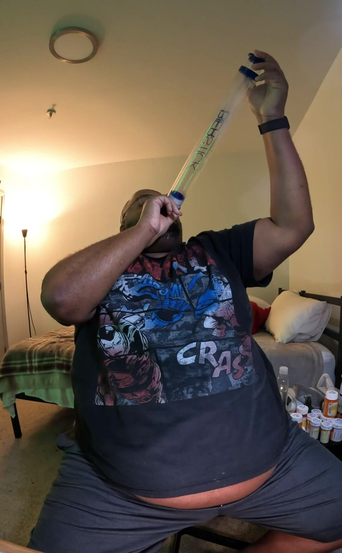 Blkhole420: Efterrätt och Bierstick chug