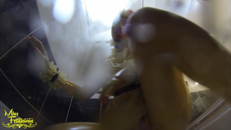Miss_Fetilicious: POV pissen auf dich unter der dusche