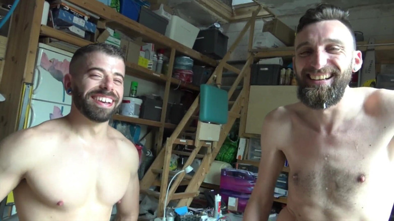 Gaybareback: セクシーなイケメンbisexuelによって犯されたバーベック