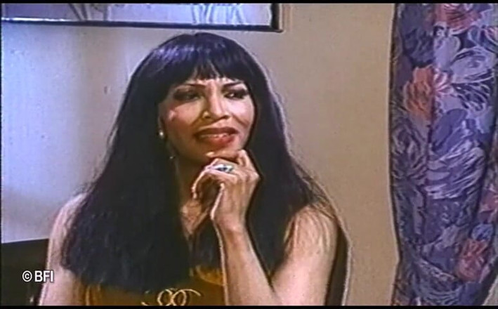 Combat zone transsexual barebacking: Transfiles siêu show