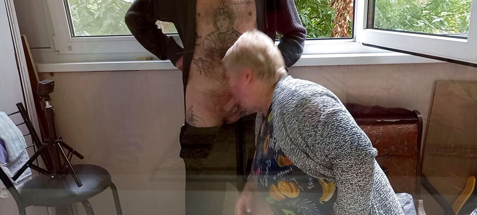 Zona901: La ragazza si masturba il mio cazzo sul balcone