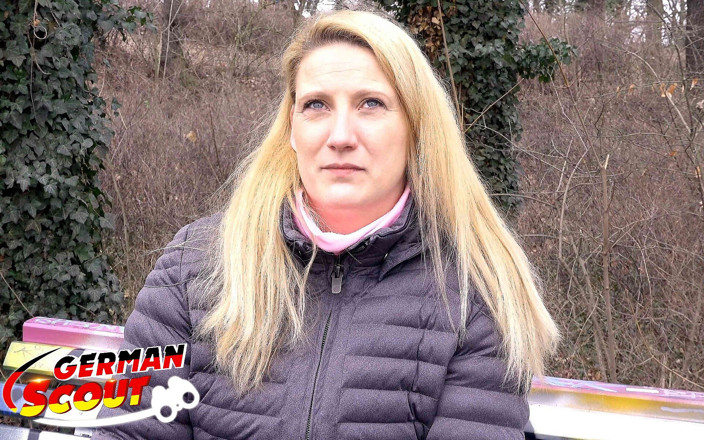 German Scout: Scout allemand - Sabrina, femme mature pulpeuse, se fait baiser pour...
