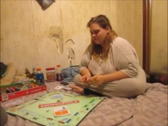 Fat Goddes: Дружина програє під час перебазування і продає свою пизду за банківський кредит, щоб продовжувати грати