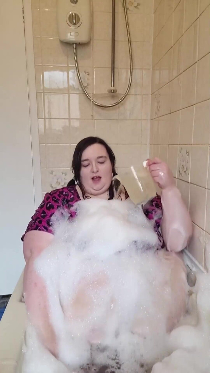 SSBBWLadyBrads: Mer badtid kul