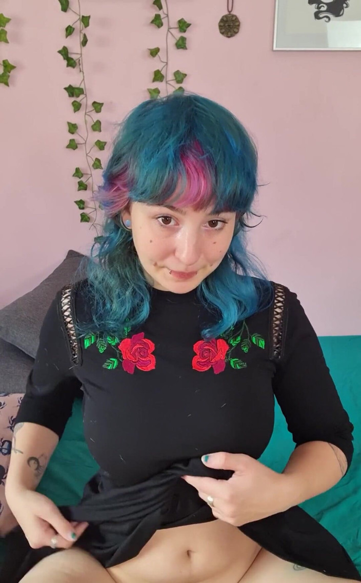 Khalamite: Aujourd’hui, je fais du shopping mais sans culotte !