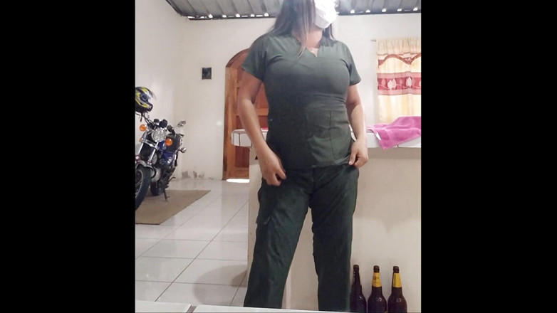 Martin13: Señora de la limpieza lo hace para pagar sus estudios!...