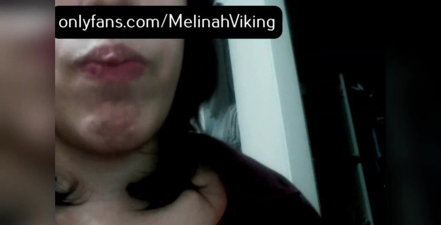 Melinah Viking: Kamera gösterisi yakın çekim