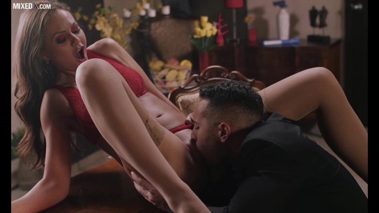 MixedX: Tina Kay este futută și umplută cu spermă dur de o...