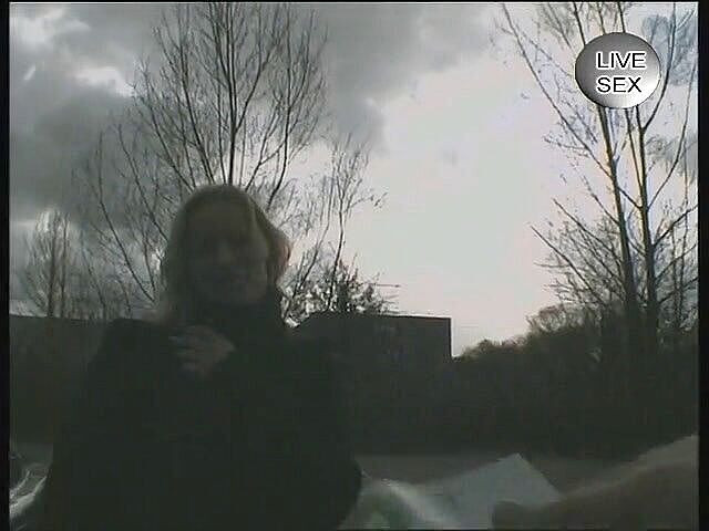 Horny Two really wet MILFs: Belleza rubia monta una gran polla