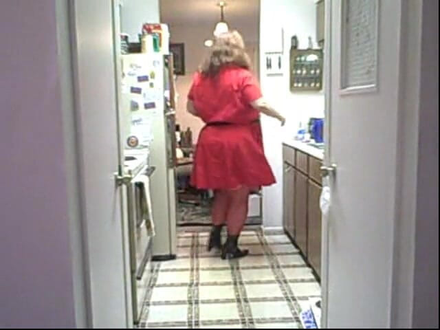 BBW nurse Vicki adventures with friends: 赤いドレスパート2私のファンクラブに参加すると、これらのビデオや私のより多くのビデオが表示されます