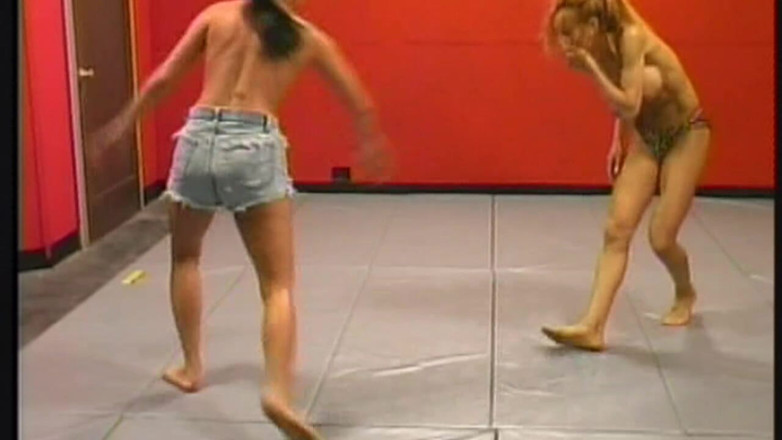 THAGSON MILFS: Des bombasses blondes et brunes se battent et jouent jusqu’à...