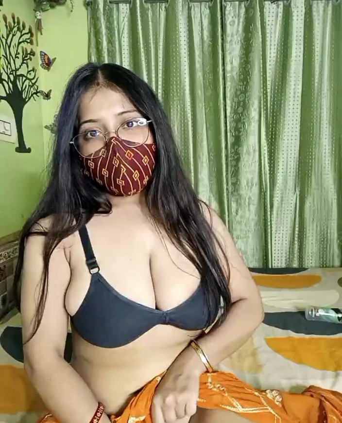 Kanchan devi: Лиза бхабхи показывает сиськи