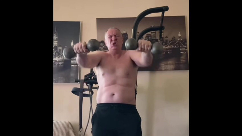 Alex Igogo: Masturbación y el gimnasio