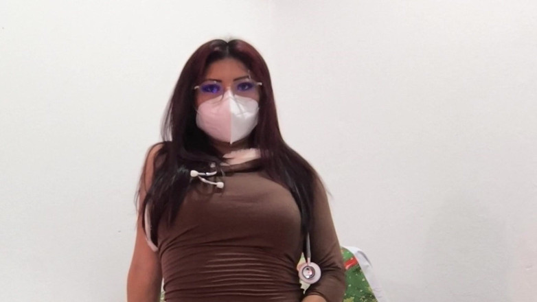 Martin13: La enfermera ejecutiva está caliente en el consultorio del médico...