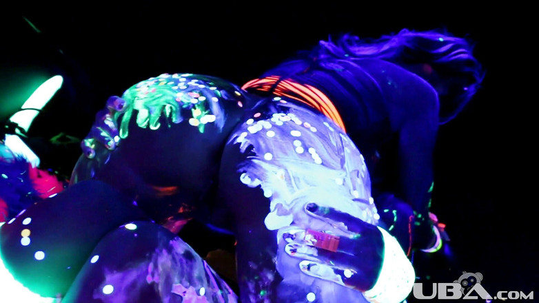 PUBA: Malam hujan black-light sama abigal mac &amp; ava addams