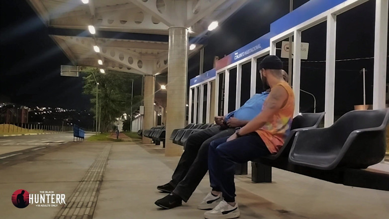 TheBlacKHunterr: Kierowca autobusu odbiera pasażera na przystanku Wideo 2