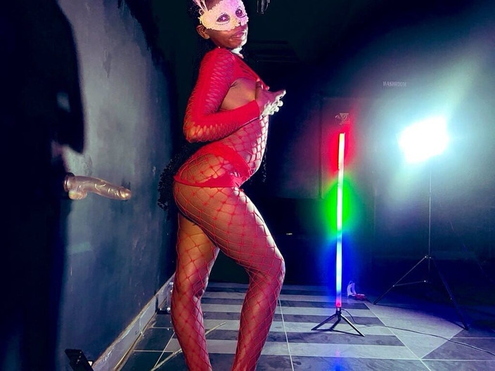 Naturelle Chocolat: Ich gab einen Lab Dance im club Drill, wurde so...
