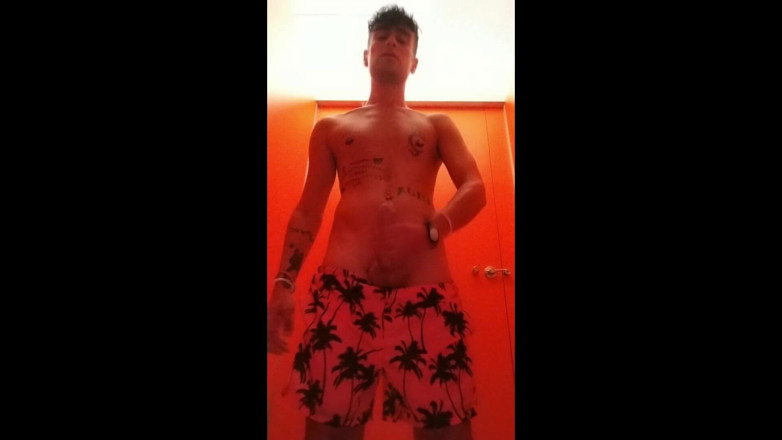 Idmir Sugary: Slow Motion Amateur Vid Jerk off at a Waterpark Toilet -...