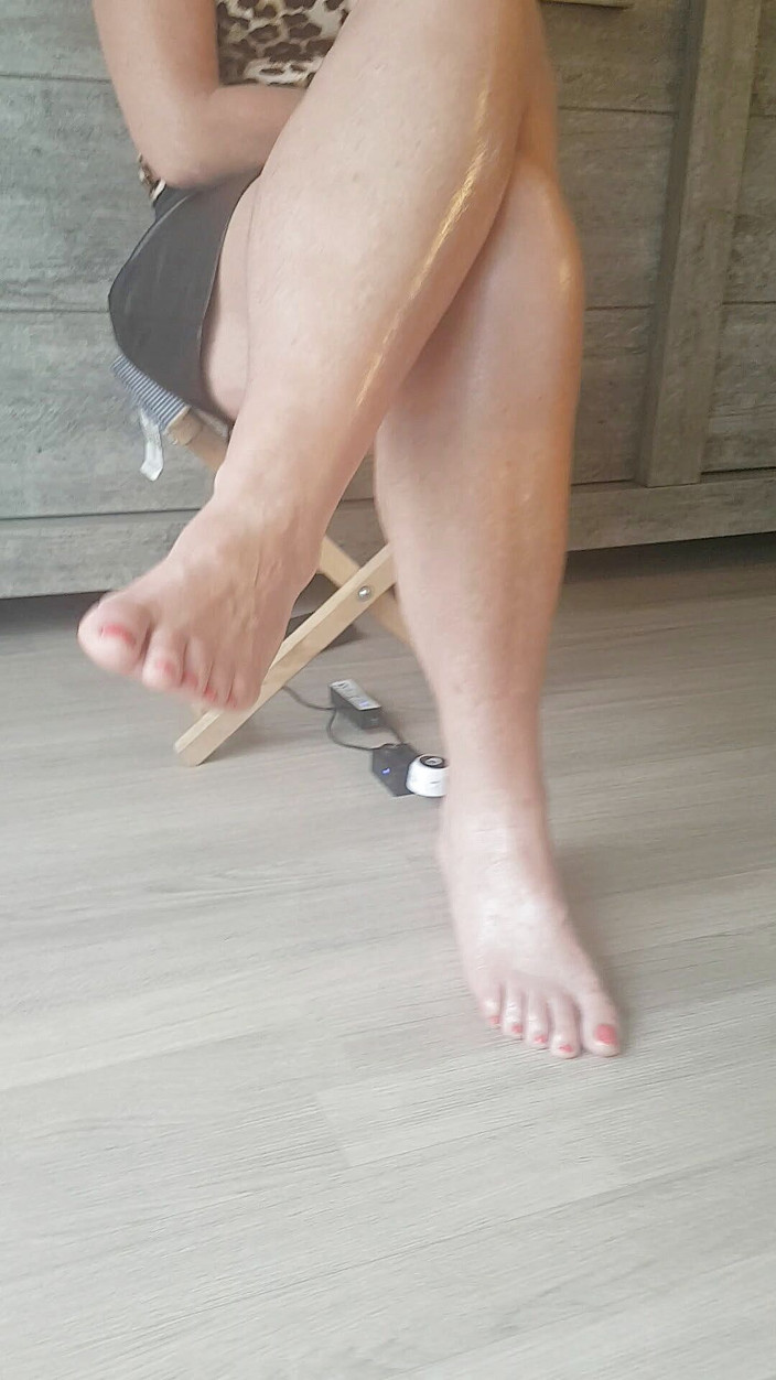 MisS Angel: Bermain whit barefeet lagi.