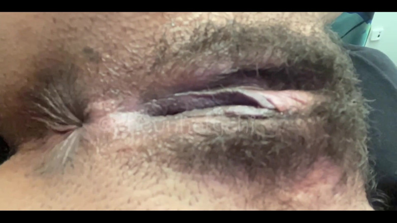 theunholychi: Cremoso coño peludo