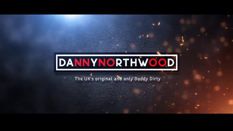 Danny Northwood: Dominatrix caliente clava su tatuado esclavo
