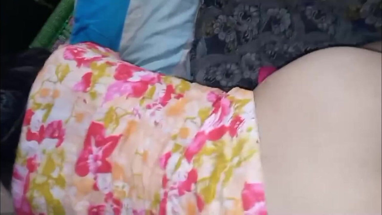 Dasi couple: Femme au foyer, pipe, grosse bite, face à une fille dasi