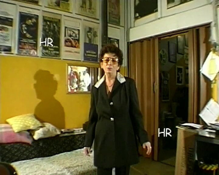 Hans Rolly: Sexo secreto de los 90 en italiano con esposas exhibicionistas # 1
