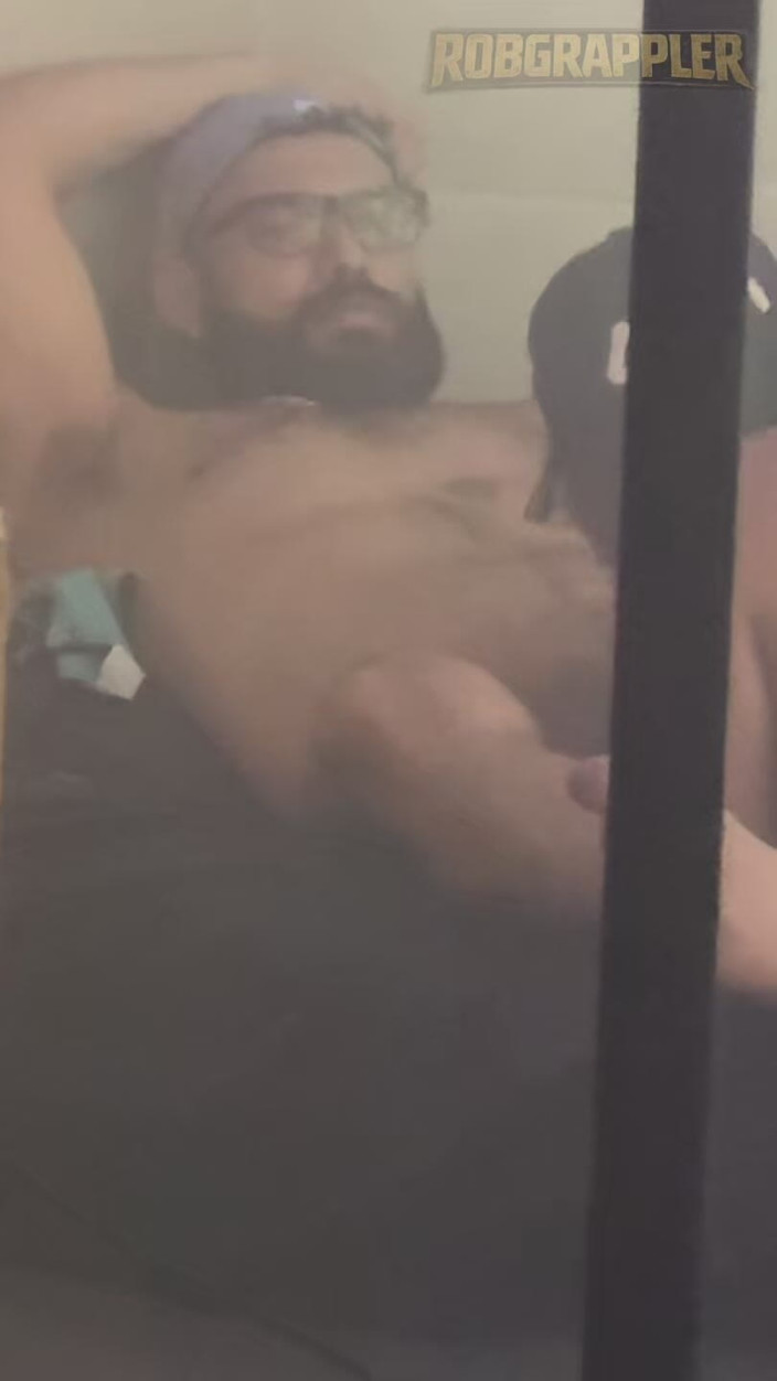 Robgrappler: Alpha Smoke &amp; Penyerahan 4