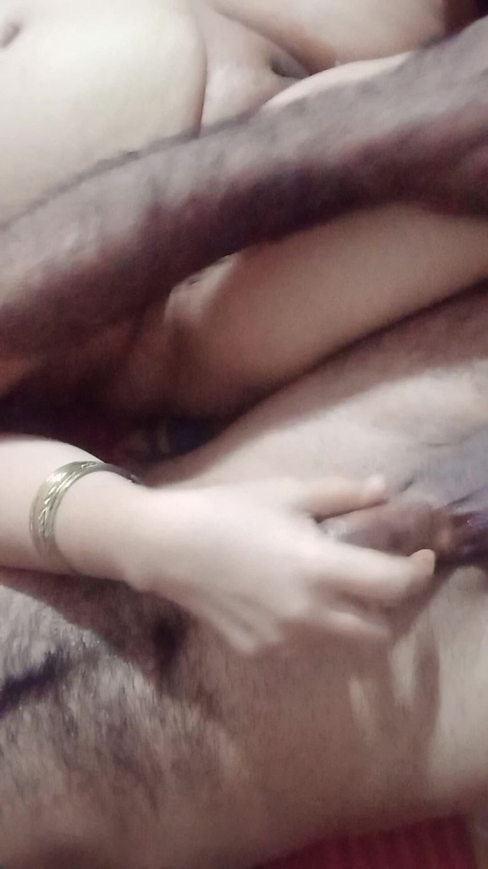 Yasmeen: Bhabhi se masturbe la chatte