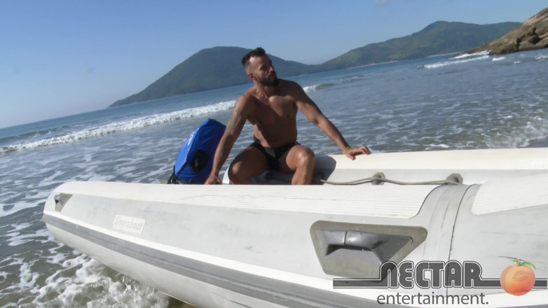 Nectar Entertainment: Pirang Di Pantai: Lihat Ikan Tenggiri Ini Mengambil Aya Di...