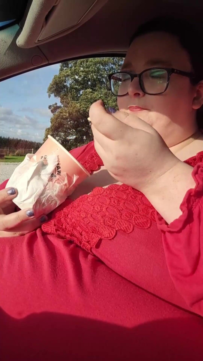 SSBBWLadyBrads: さらにアイスクリームスタッフィング SSBBW