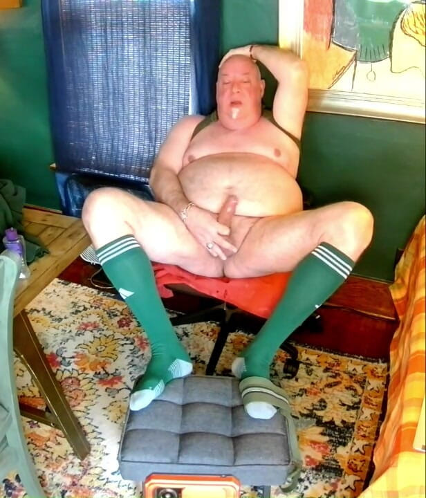 beardaddychub: Green'de mastürbasyon!