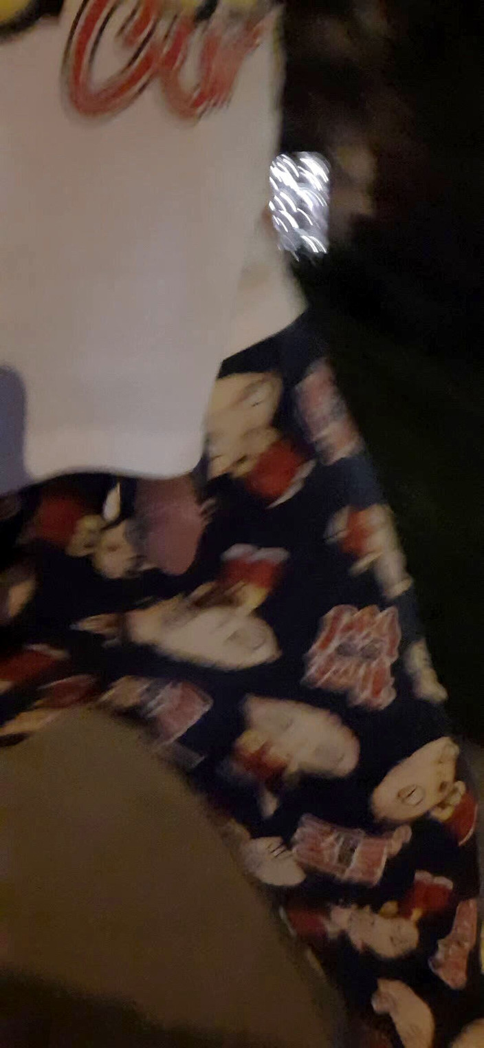 Mclovin str8bois: Je laisse ma bite traîner en marchant au centre-ville