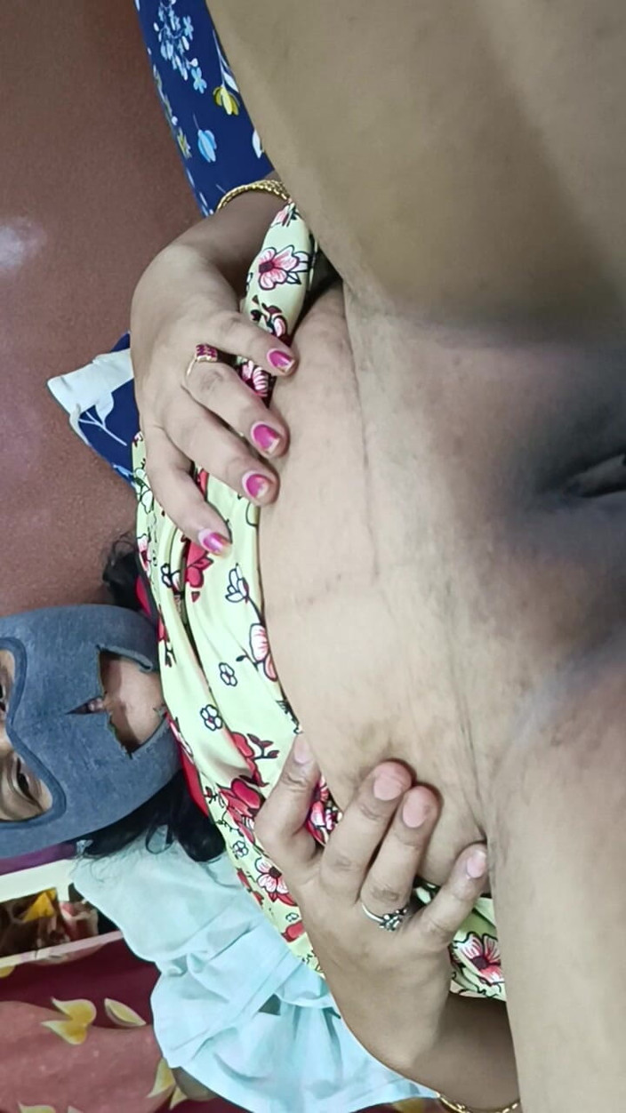 Decent couples: Une belle-mère desi se rase la chatte avec son beau-fils