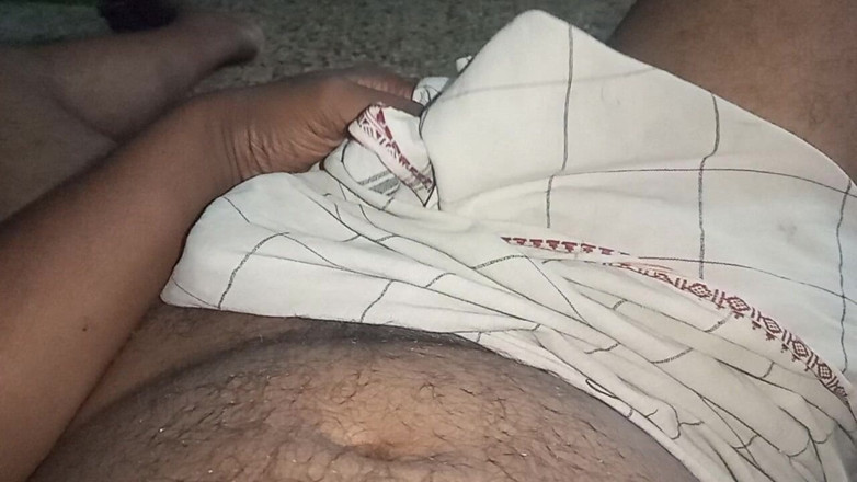 Fucking my wife: main apni bhaartiy patni ke ophis ke kamre ko chaatakar...