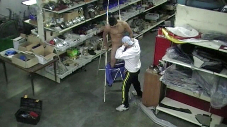 STRAIGHTS BOYS COERCED TO FUCK GAY: Follada por latina trabajadora heterosexual en garaje