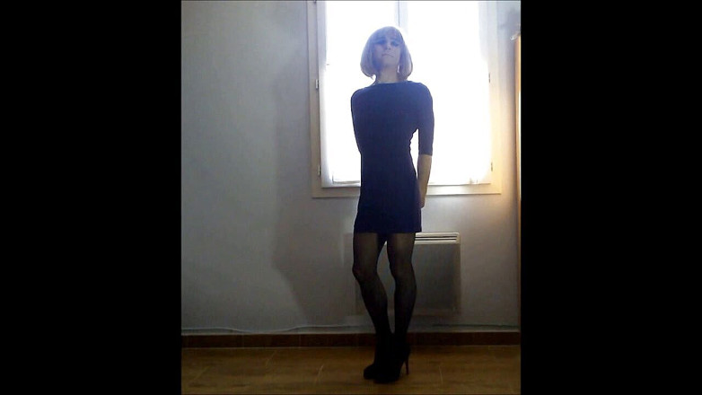 Faustine: Transvestiert faustine sexy tanz.