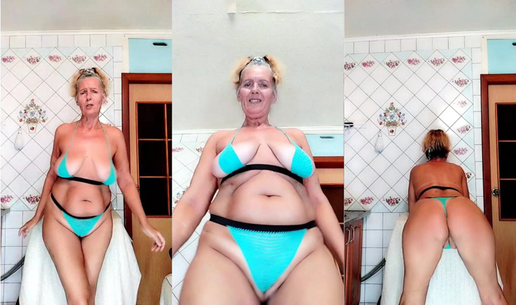 Lukerya: Un traje de baño favorito de color marino decora tu...