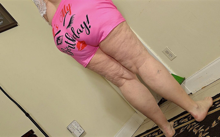 Jamdown26 Big Fat Ass BBW SSBBW Porn: Tu fous le bordel sur ma culotte ! - le caméraman a...