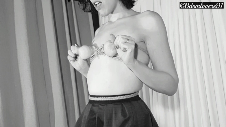 Bdsmlovers91: Kleine tieten hangende uitdaging - bdsmlovers91.