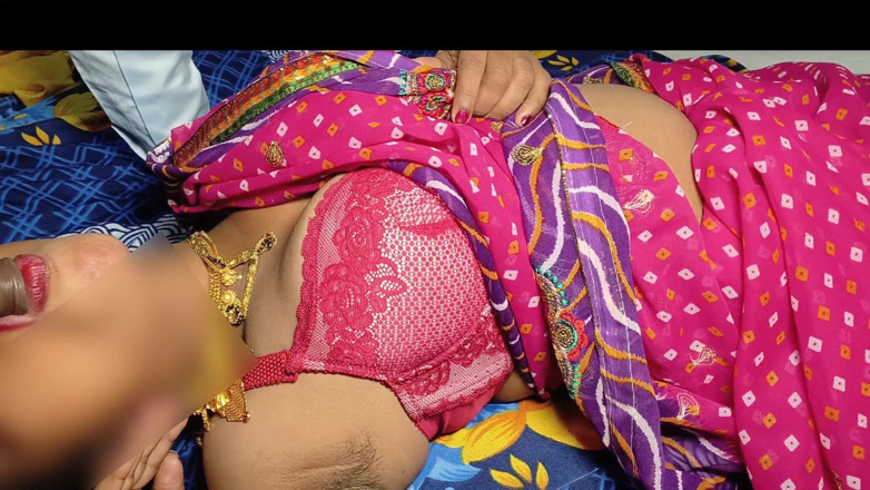 Desi step mom: Une vidéo de sexe desi sexy et hard partage une...