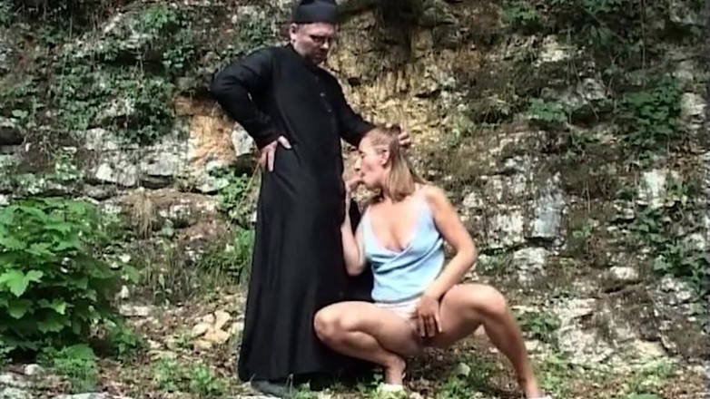 THAGSON MILFS: Blonďatá MILFka se roztáhla doširoka ve venkovním hardcore dobrodružství