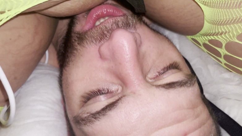 Kinkycouple142: Op gezicht zitten