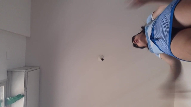 ViviBush: Bratty teen giantess throws a tantrum