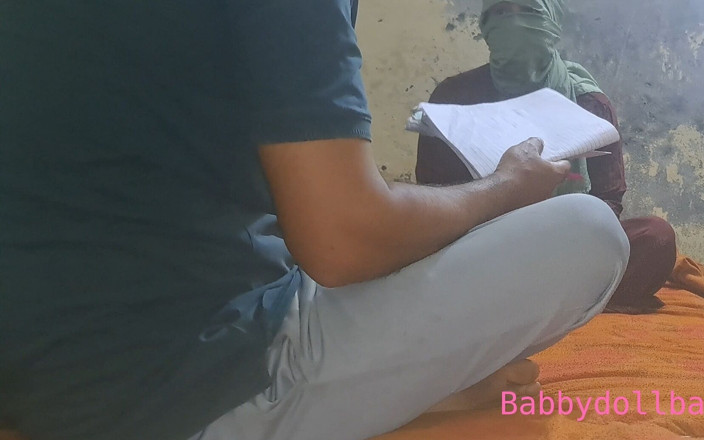 MHM: Professora ensina seus alunos sexo pré-ctical