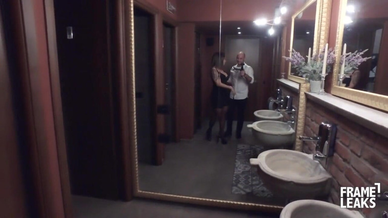 Pinko Club: Mike angelo sextape con Malena la scopa prima in bagno...