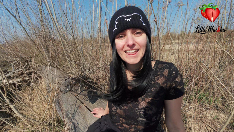 LittleMaisha: Emo-mädchen gibt zuerst blowjob am strand und dann wird zu...